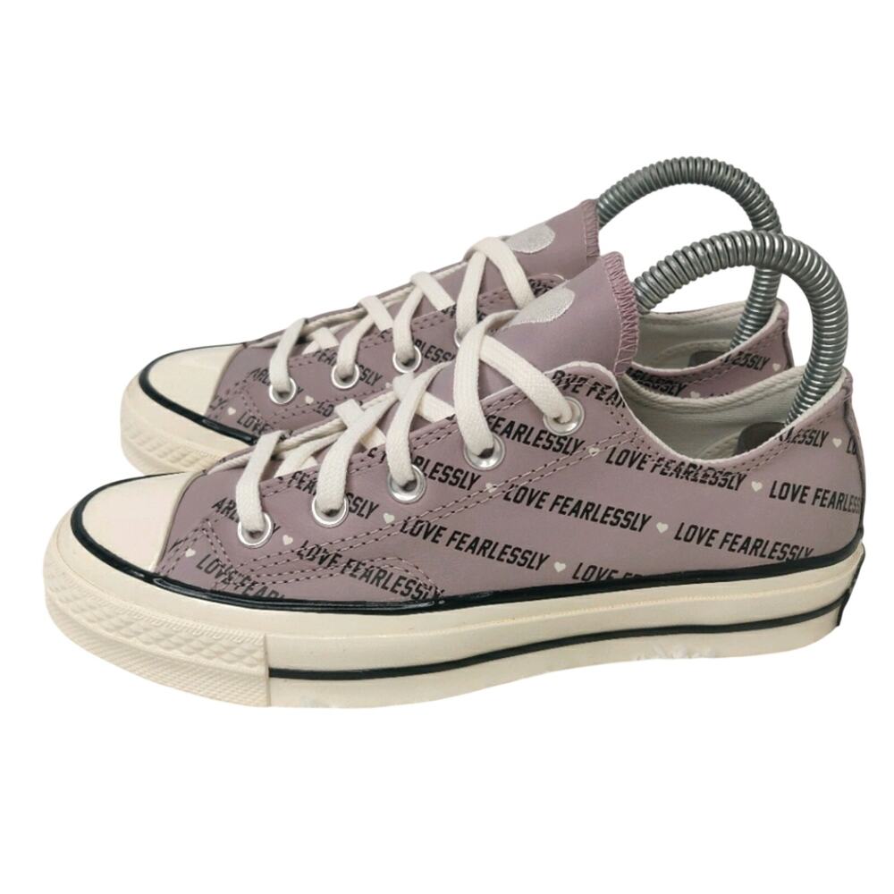 Purple Love Fearlessly ed Converse sz 6 NWT
